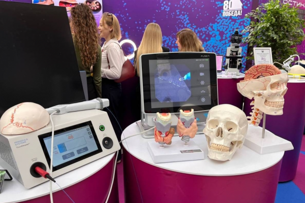 В России создали прибор, определяющий границы опухоли при операции на мозге