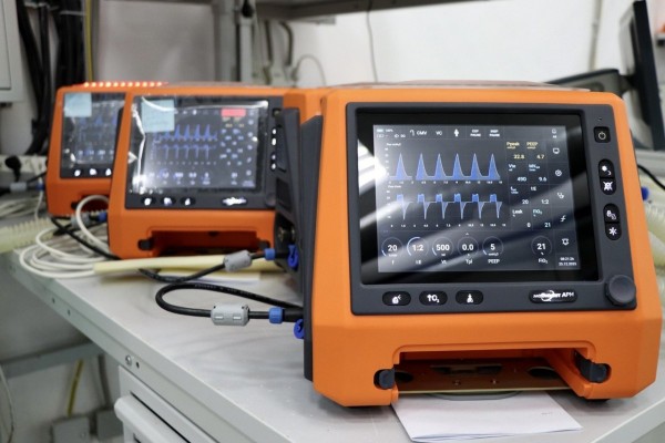 Ростех поставил первую партию новейших портативных аппаратов ИВЛ «Мобивент Арм».