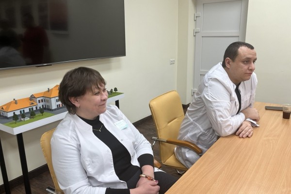 В Международный день стоматолога мы встретились, чтобы поговорить о самом важном - здоровье и уверенности в своей улыбке!