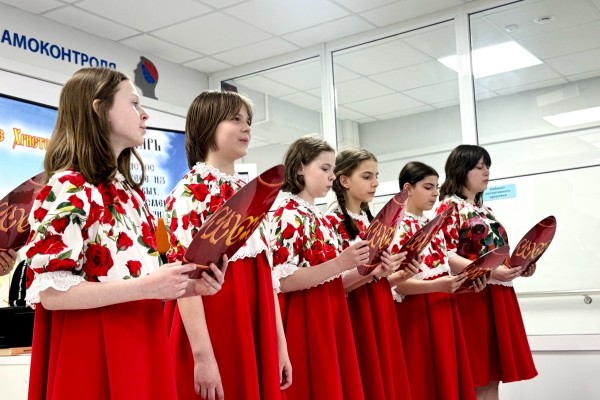 Пасха в МСЧ № 9: песни, улыбки и куличи