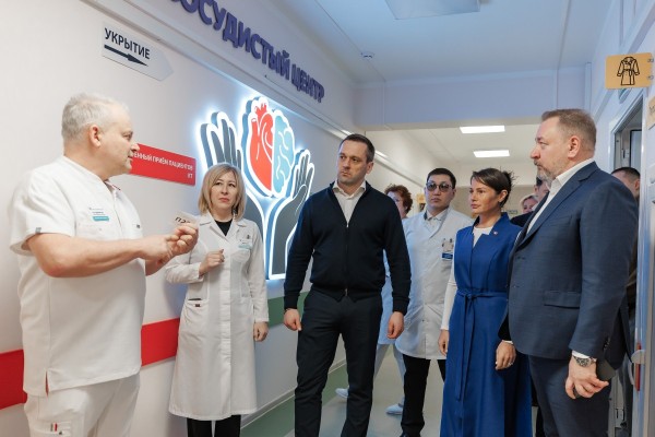 Коллектив МСЧ №9 благодарит М. А. Тихомирова за поддержку здравоохранения